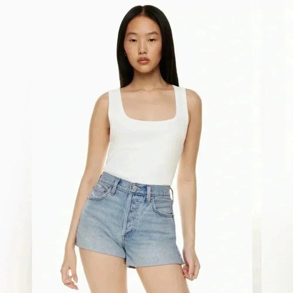 Aritzia Denim Forum
The Ex Boyfriend Hi-Rise
Jean Short Size 24 - Picture 2 of 6